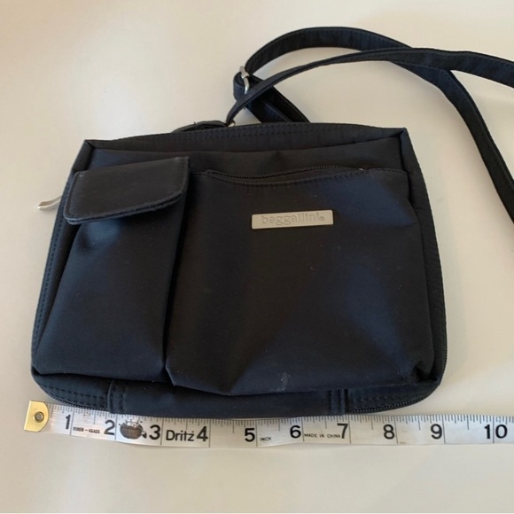 Baggallini convertible crossbody/belt bag. EUC - Picture 3 of 11